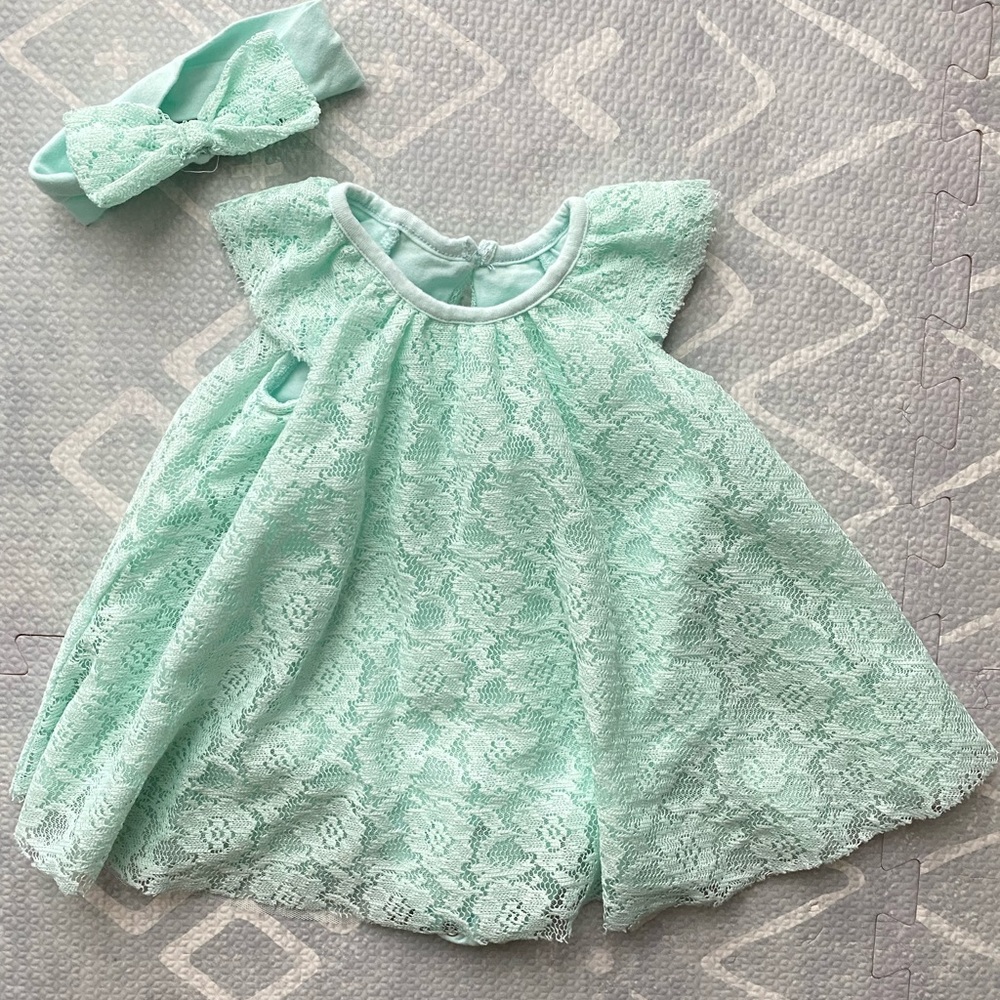 NWOT gorgeous lace dress and bow